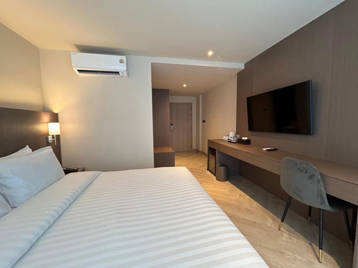 The One Cozy Living Hotel Pattaya Exterior photo