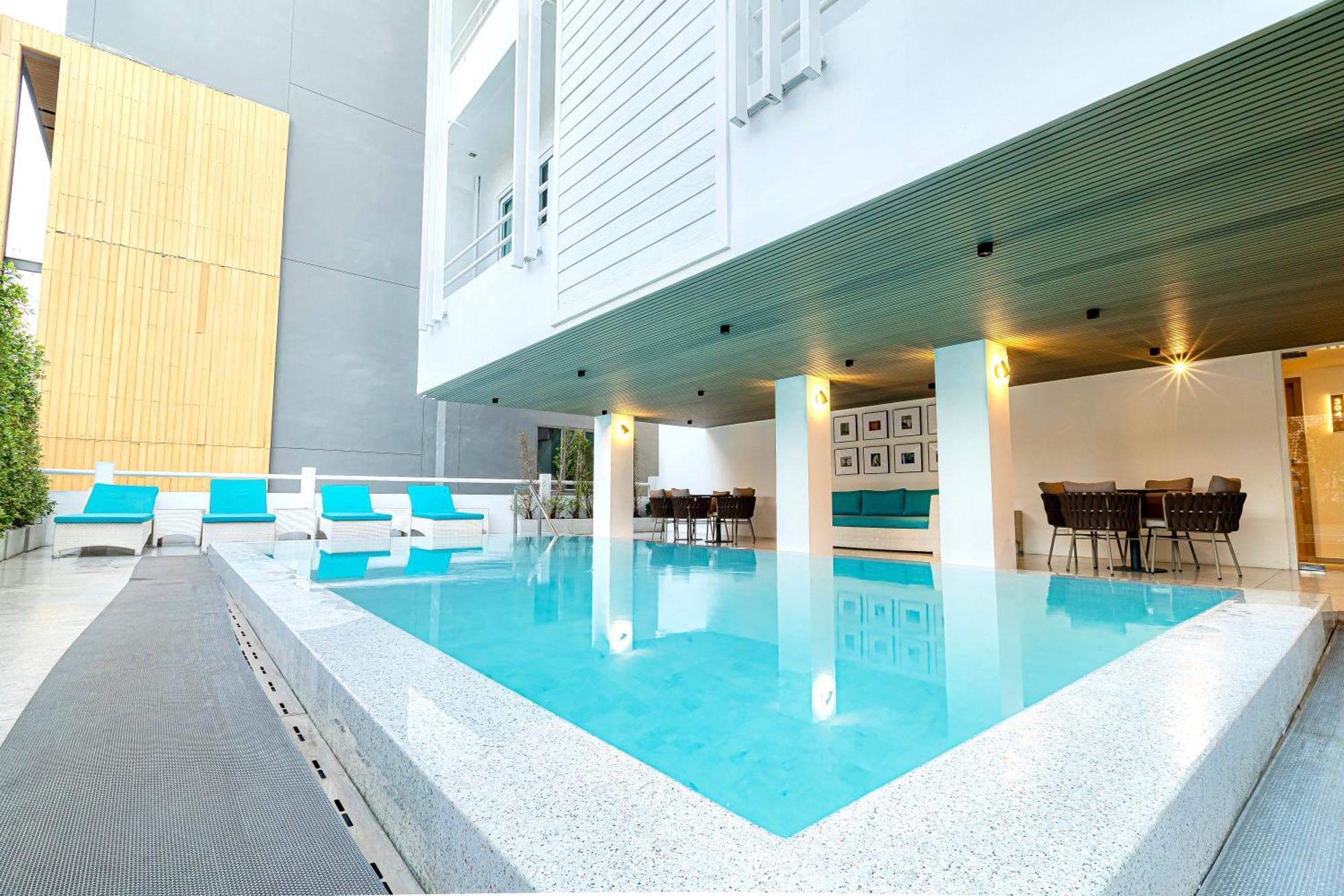 The One Cozy Living Hotel Pattaya Exterior photo