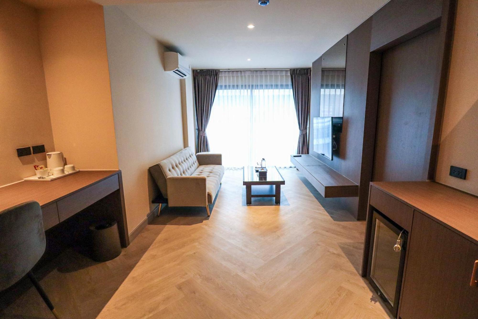 The One Cozy Living Hotel Pattaya Exterior photo