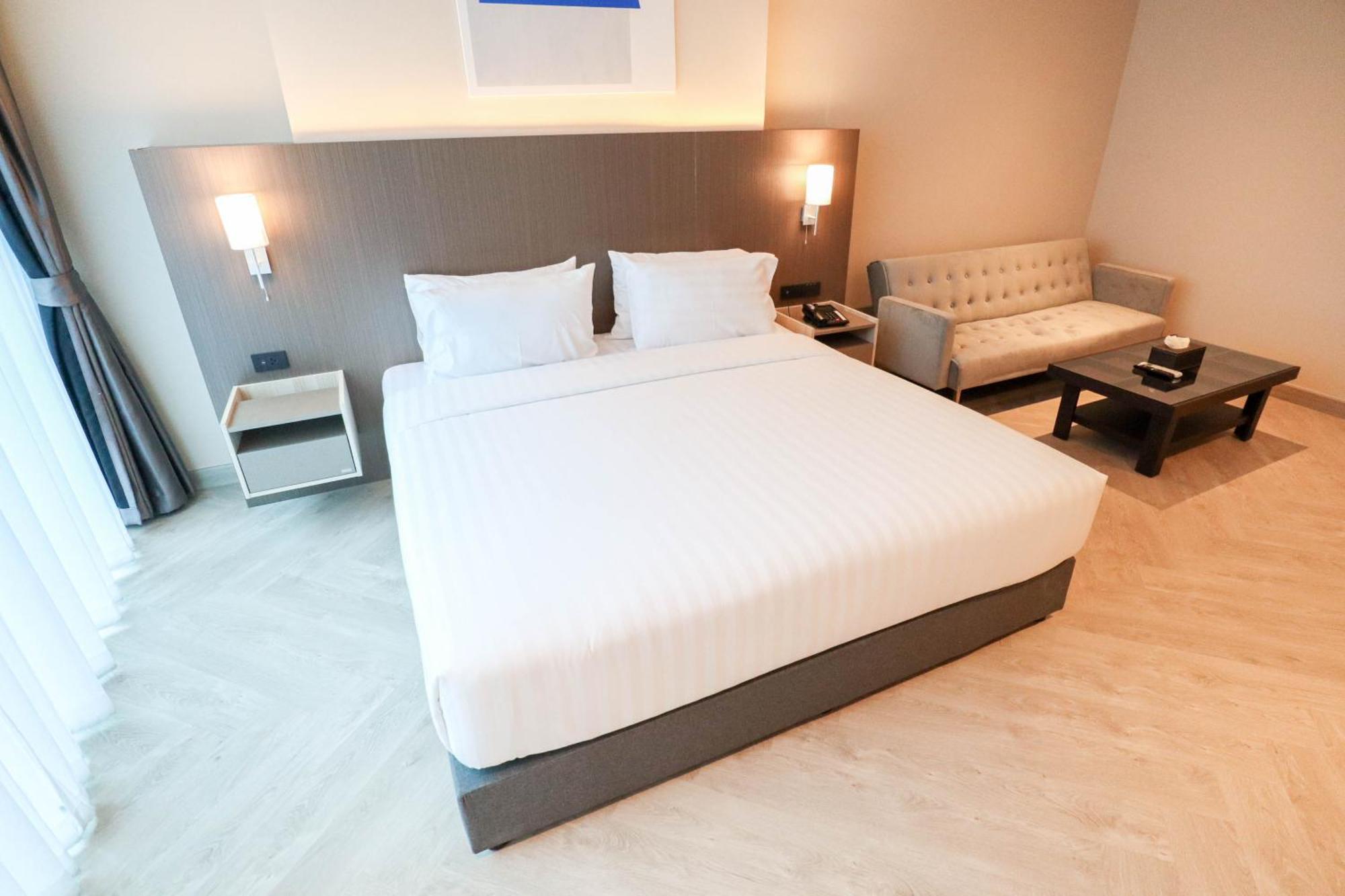 The One Cozy Living Hotel Pattaya Exterior photo