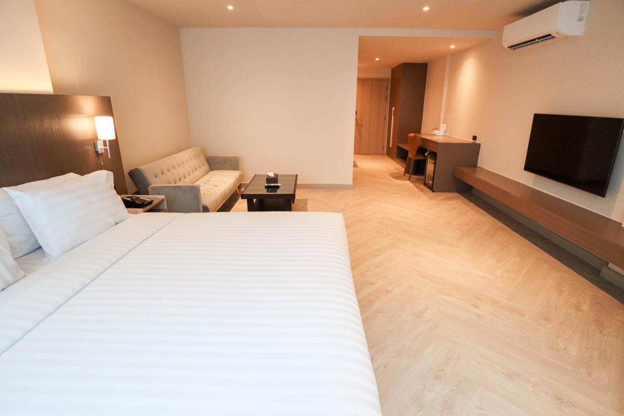 The One Cozy Living Hotel Pattaya Exterior photo