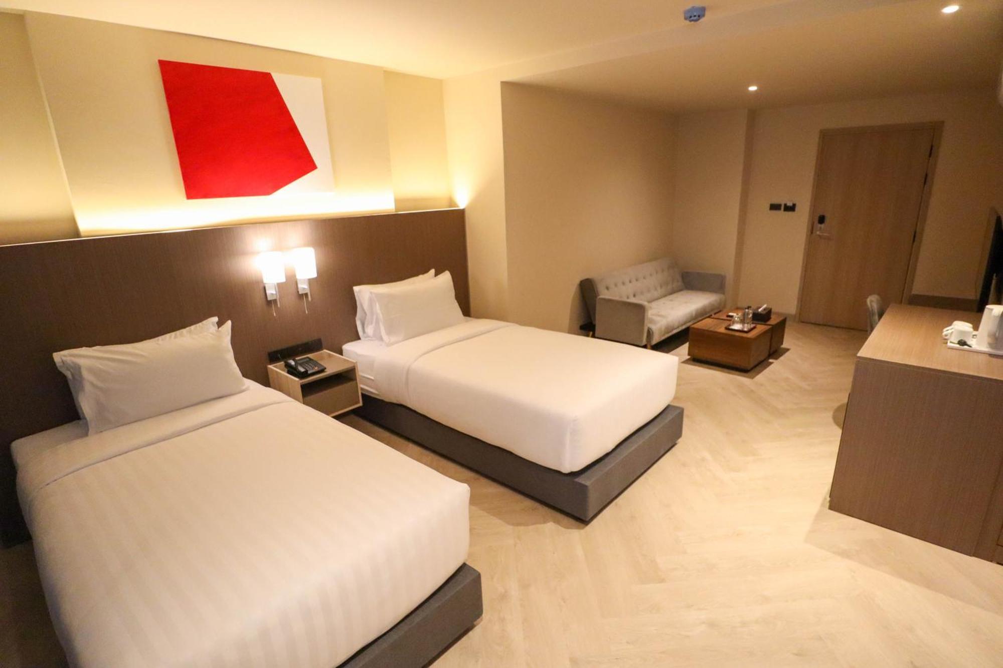 The One Cozy Living Hotel Pattaya Exterior photo